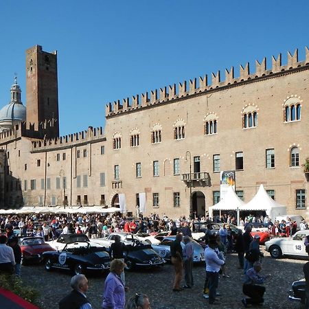 Palazzo Castiglioni Luxury Suite And Rooms مانتوفا المظهر الخارجي الصورة