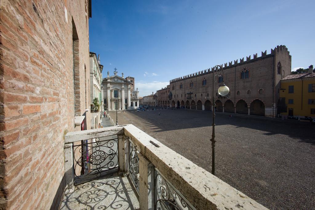 Palazzo Castiglioni Luxury Suite And Rooms مانتوفا المظهر الخارجي الصورة