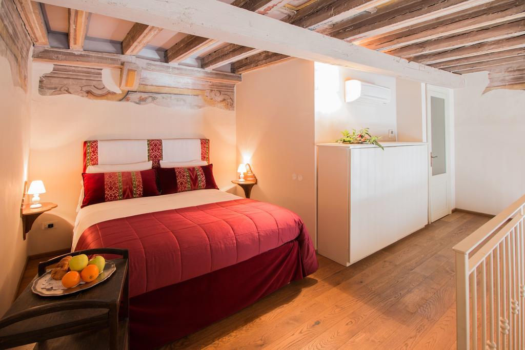 Palazzo Castiglioni Luxury Suite And Rooms مانتوفا المظهر الخارجي الصورة